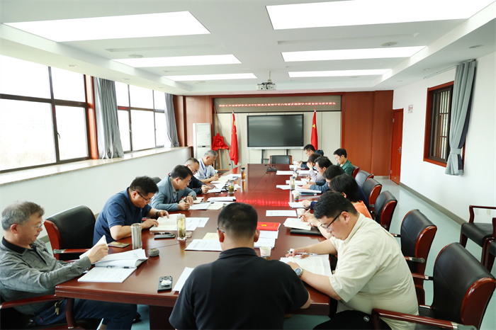合肥七中黨委理論學(xué)習(xí)中心組深入貫徹中央八項規(guī)定精神學(xué)習(xí)教育讀書班開班(圖1)