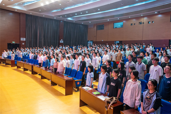 合肥七中舉行第47期團校結業(yè)暨新團員入團儀式(圖3)